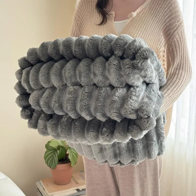 🛏️Thickened Rabbit Plush Velvet Cover Blanket🍂Wrap up in Ultimate Comfort