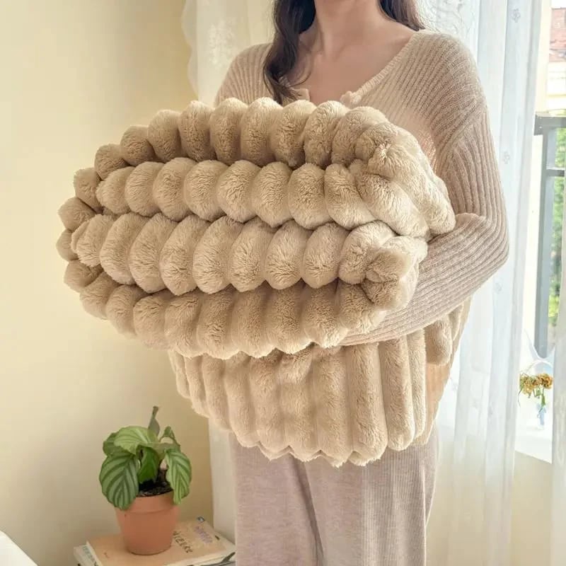 🛏️Thickened Rabbit Plush Velvet Cover Blanket🍂Wrap up in Ultimate Comfort